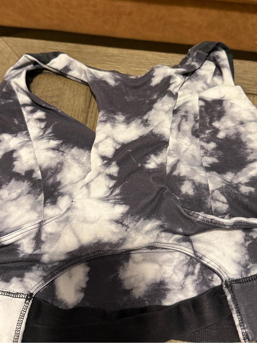 Fabletics Black & White Set - Picture 3 of 3